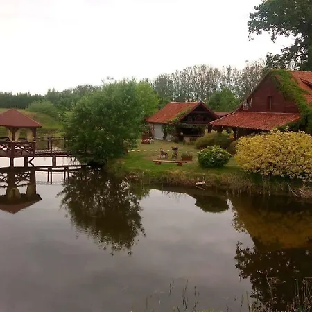 Siedlisko Pod Debami Κατάλυμα σε φάρμα Sepopol